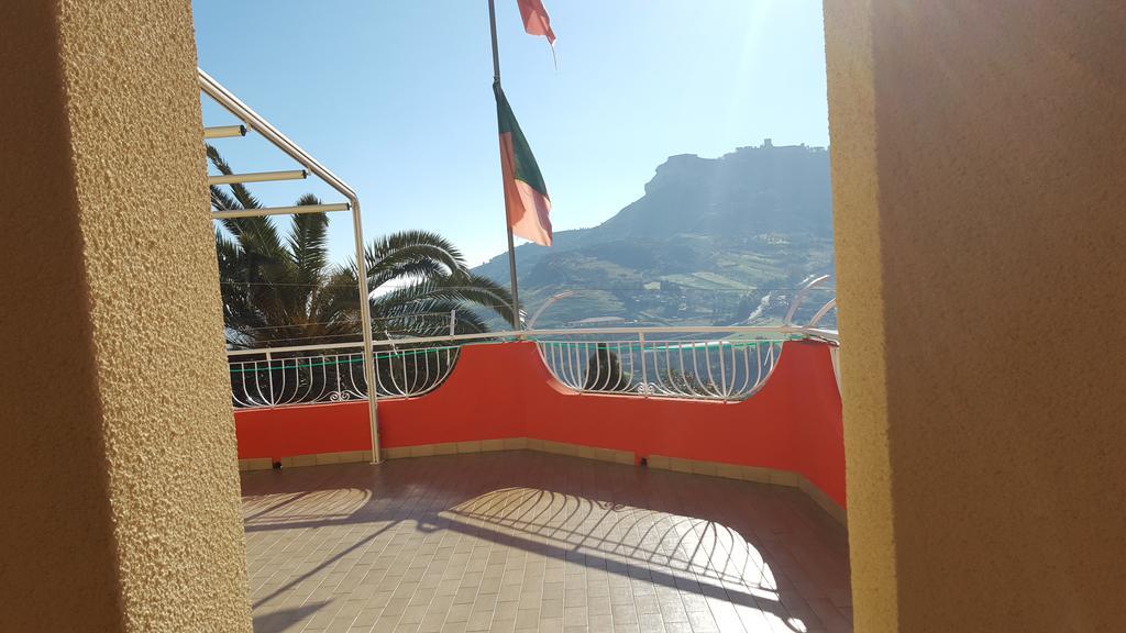 B&B Da Pietro Calascibetta Exterior photo